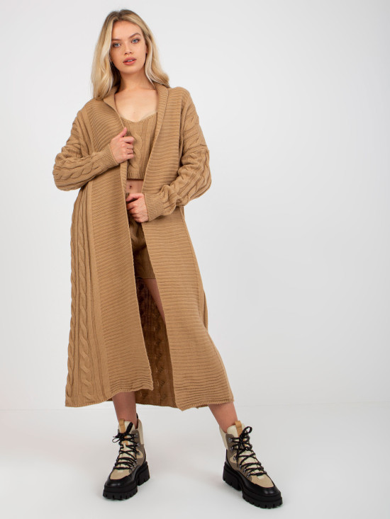 Compleu tricotat camel în trei piese cu top și pantaloni scurți