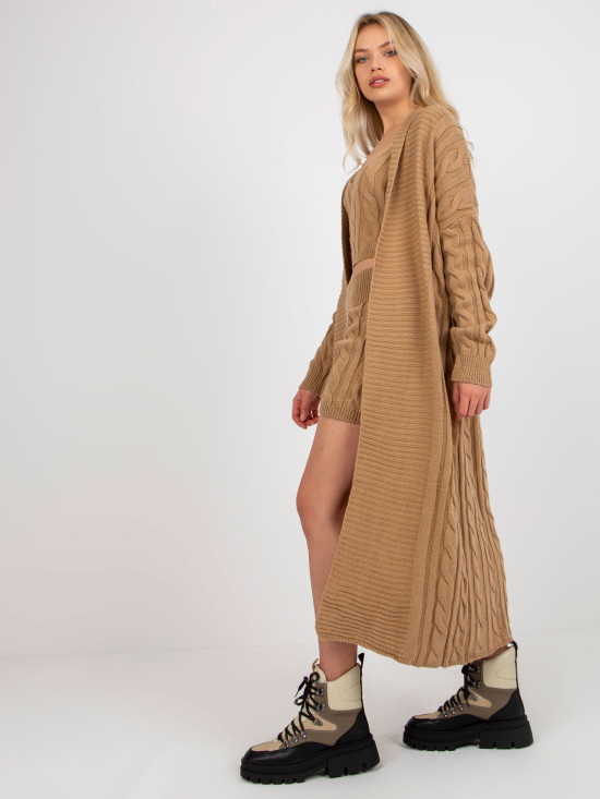 Compleu tricotat camel în trei piese cu top și pantaloni scurți