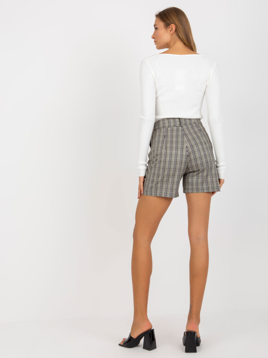 Shorturi elegante bej-albe cu legare