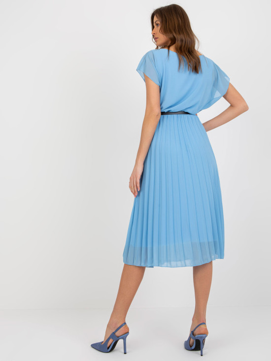 Rochie plisată de culoare albastră deschisă