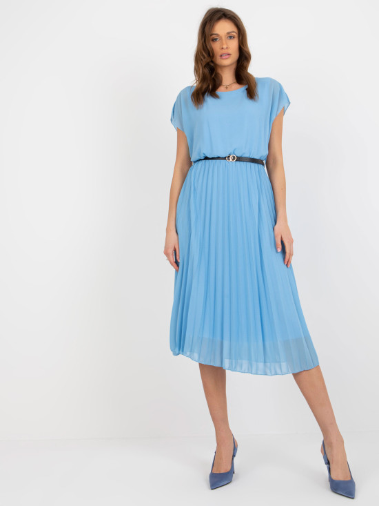 Rochie plisată de culoare albastră deschisă