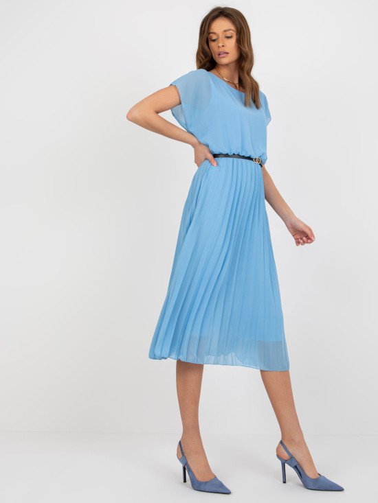 Rochie plisată de culoare albastră deschisă