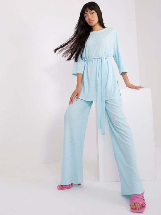 Compleu casual bleu deschis cu bluză oversized