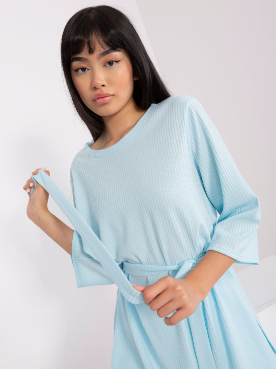 Compleu casual bleu deschis cu bluză oversized
