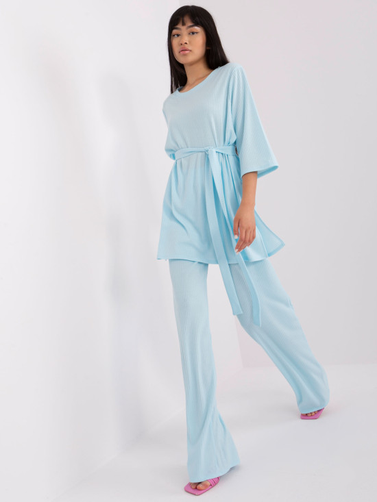 Compleu casual bleu deschis cu bluză oversized
