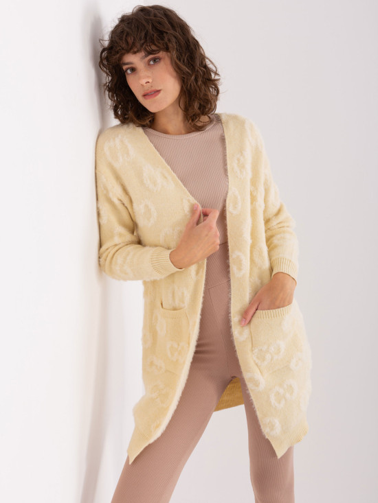 Cardigan bej deschis din tricot