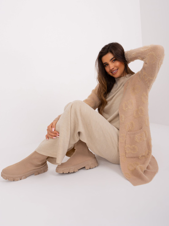 Cardigan bej cu buzunare