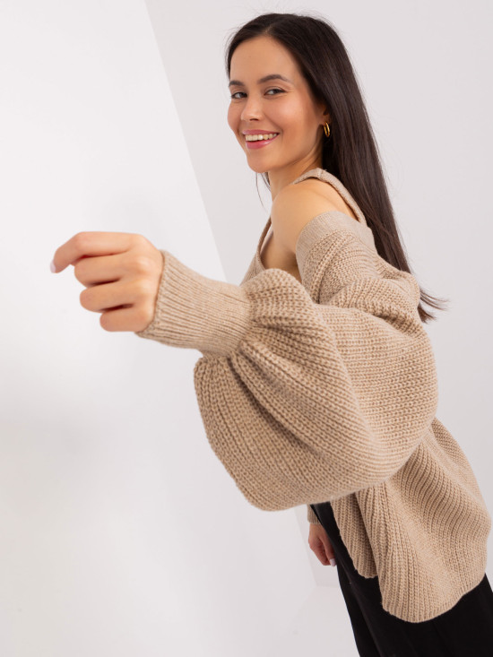 Compleu bej cu cardigan scurt