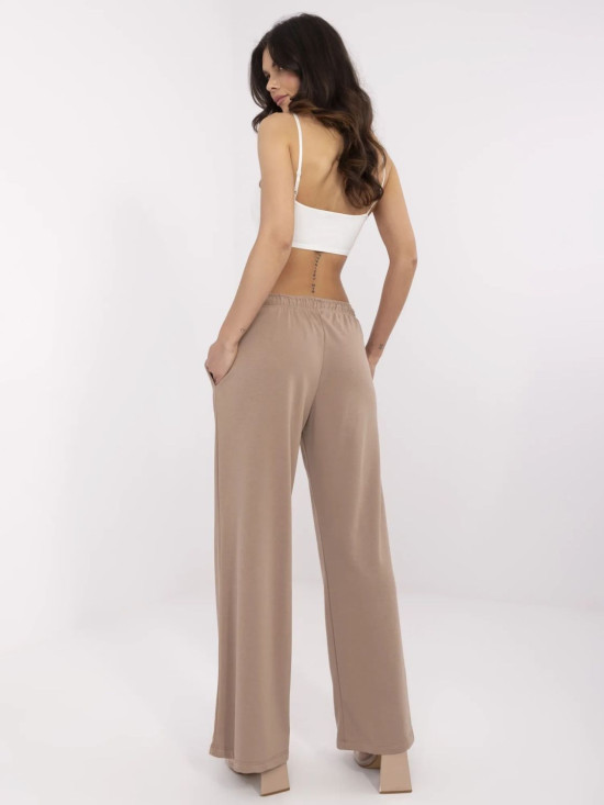 Pantaloni sportivi bej eleganți
