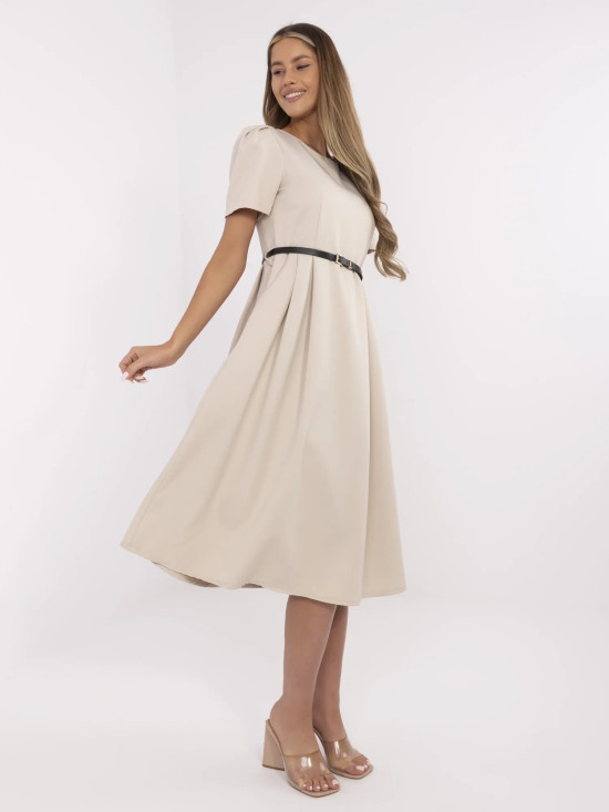 Rochie elegantă bej cu fustă evazată