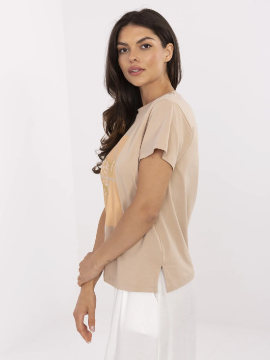 Tricou stilat cu aplicație