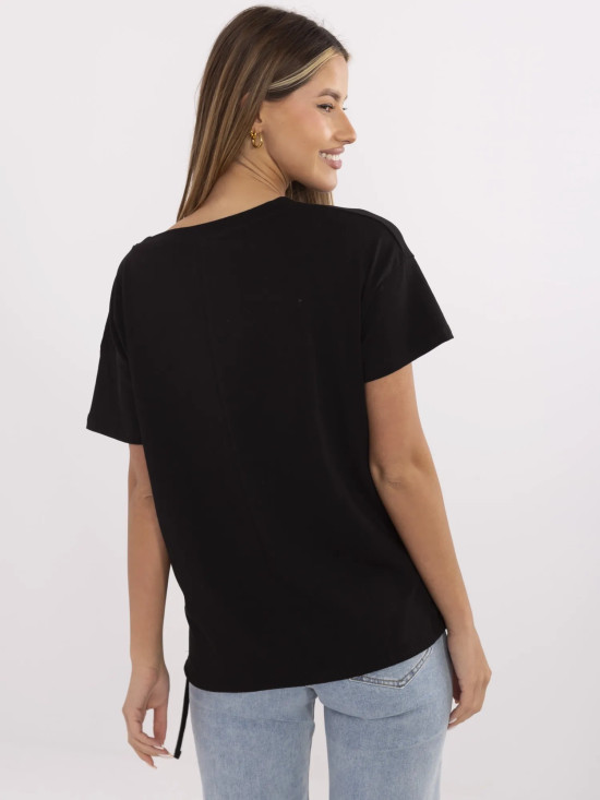 Tricou negru stilat cu aplicație