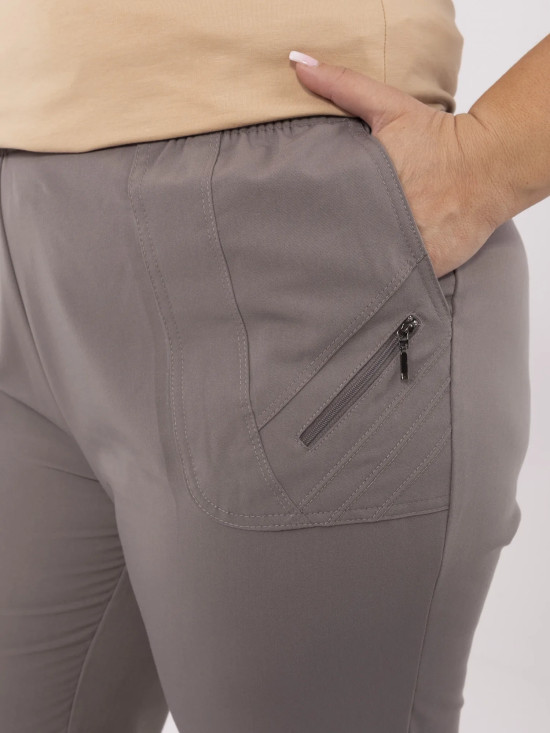 Pantaloni eleganți în gri închis