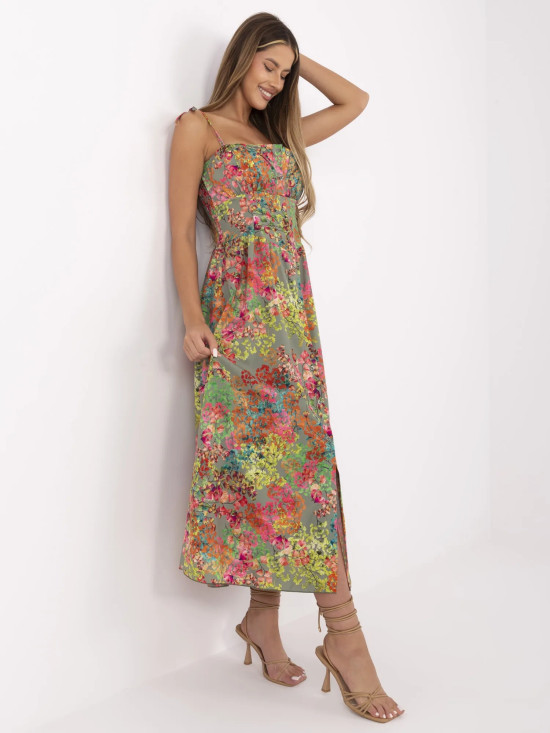 Rochie midi cu flori și croi evazat