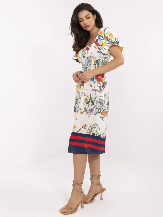 Rochie midi cu flori și mâneci scurte