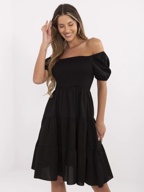 Rochie neagră evazată
