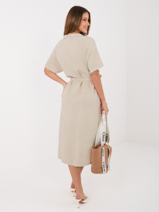 Rochie midi bej evazată cu curea și buzunare