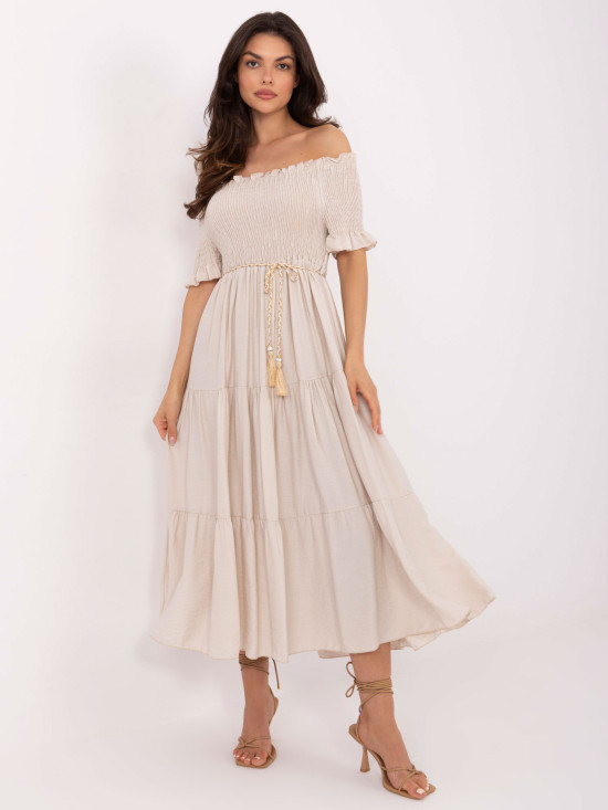 Rochie bej cu fustă evazată