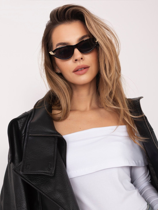 Bluză albă cu umeri goi și mâneci 3/4