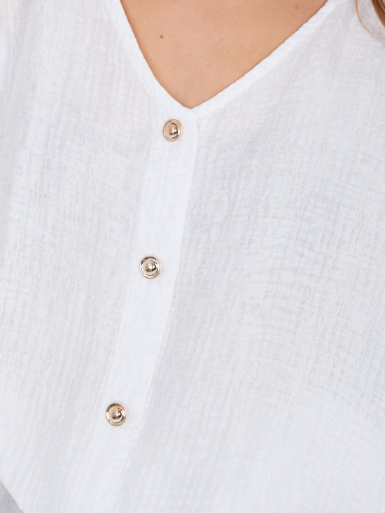 Bluză albă cu decolteu în V și material texturat