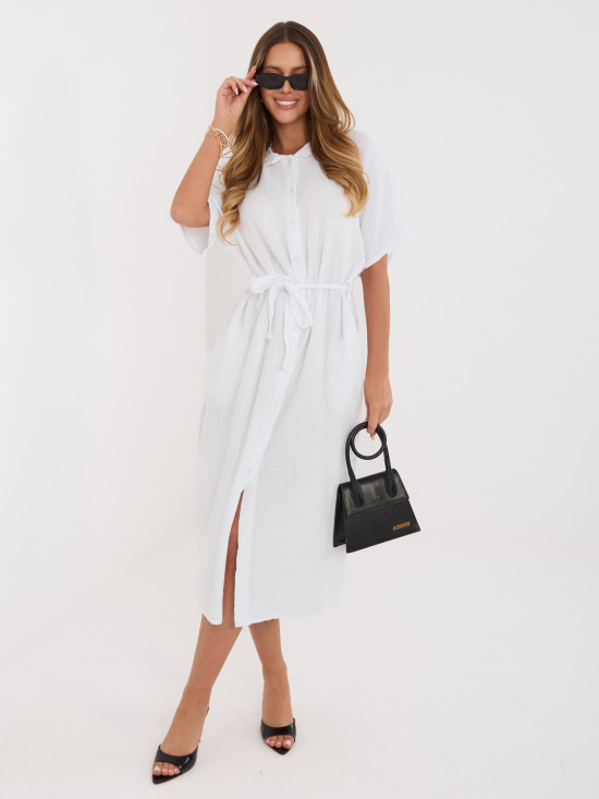 Rochie midi albă evazată cu curea și buzunare