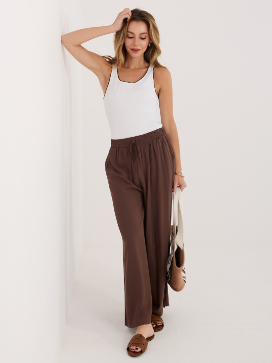 Top alb cu bretele, material reiat