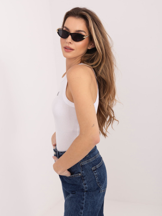 Top alb din bumbac cu broderie și inscripție