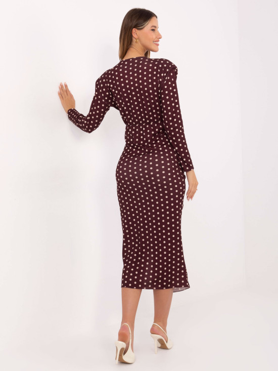 Rochie midi bordo cu buline și decolteu petrecut