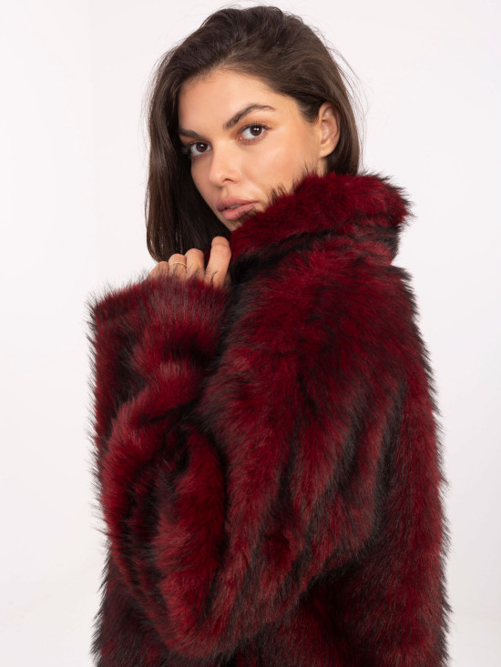 Jachetă elegantă bordo de iarnă
