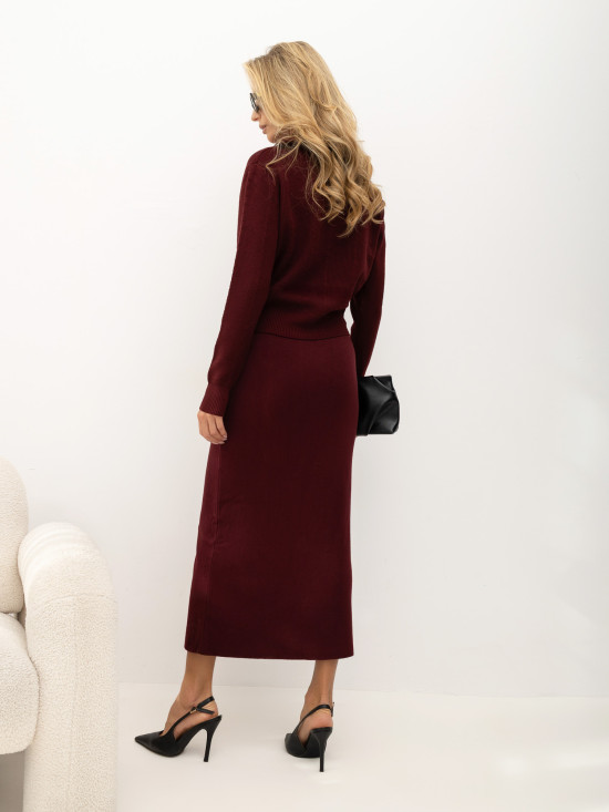 Set bordo pulover și fustă midi