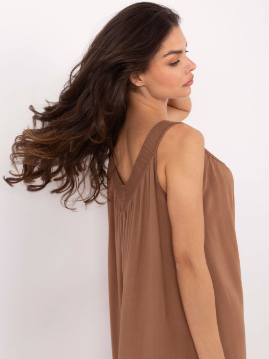 Rochie oversize maro cu decolteu în V