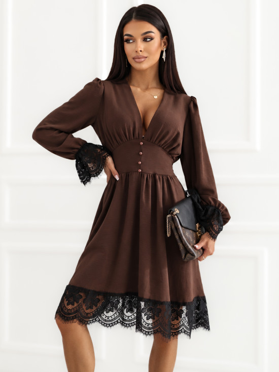 Rochie maro evazată cu dantelă și căptușeală