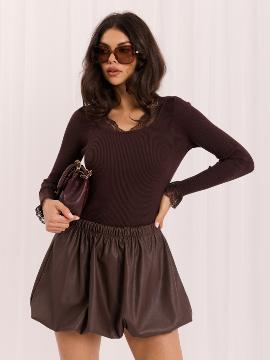 Pulover elegant maro cu dantelă