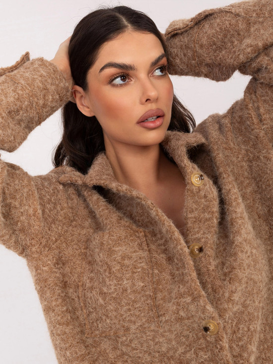 Jachetă camel stilată cu guler și buzunare