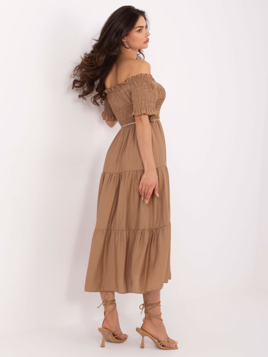 Rochie elegantă evazată în culoarea camel