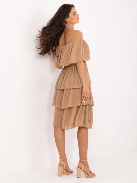 Rochie elegantă evazată în culoarea camel