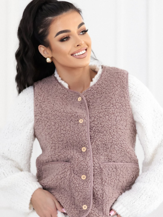 Vestă bej din blană artificială cu nasturi