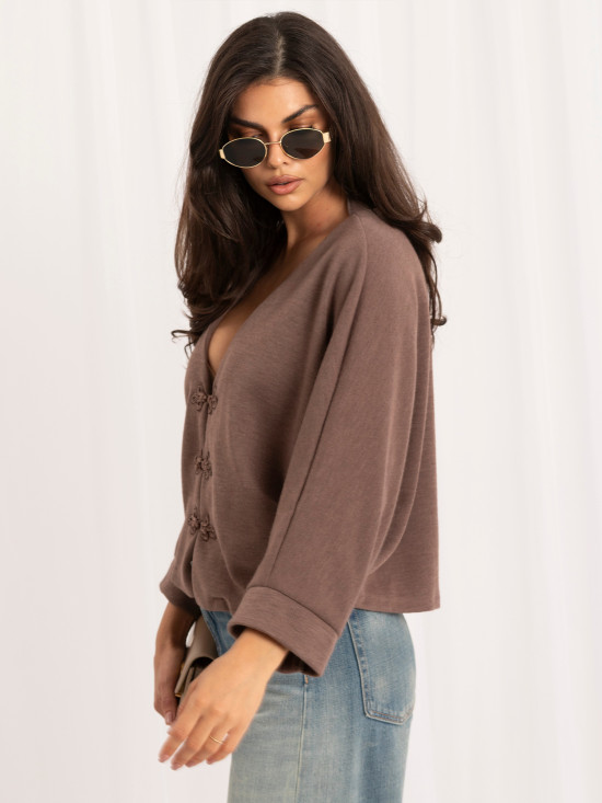 Pulover elegant bej cu decolteu în V