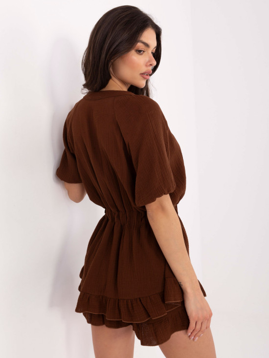 Salopetă scurtă elegantă în culoare maro închis