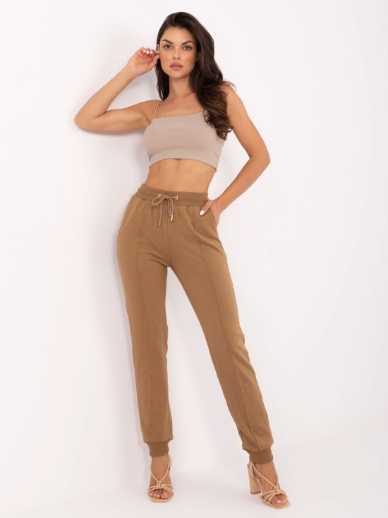 Pantaloni sportivi eleganți în culoarea camel