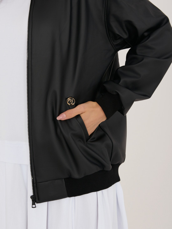 Geacă neagră de tranziție din piele ecologică cu guler înalt