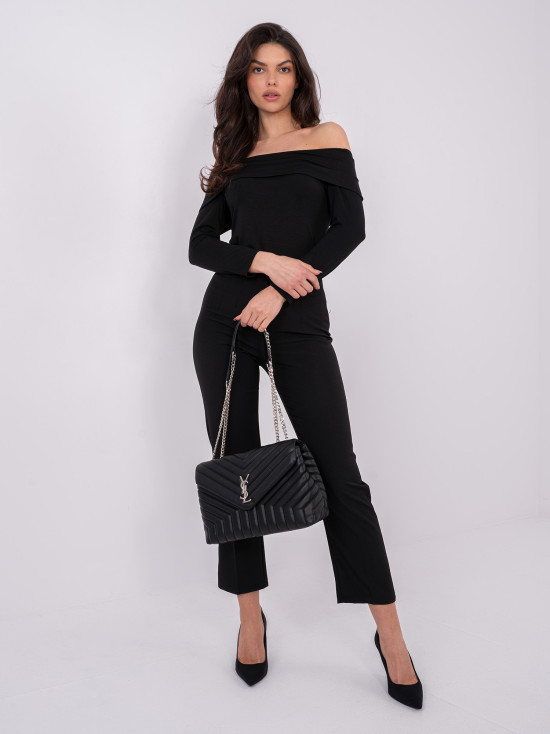 Bluză neagră cu umeri goi și mâneci 3/4