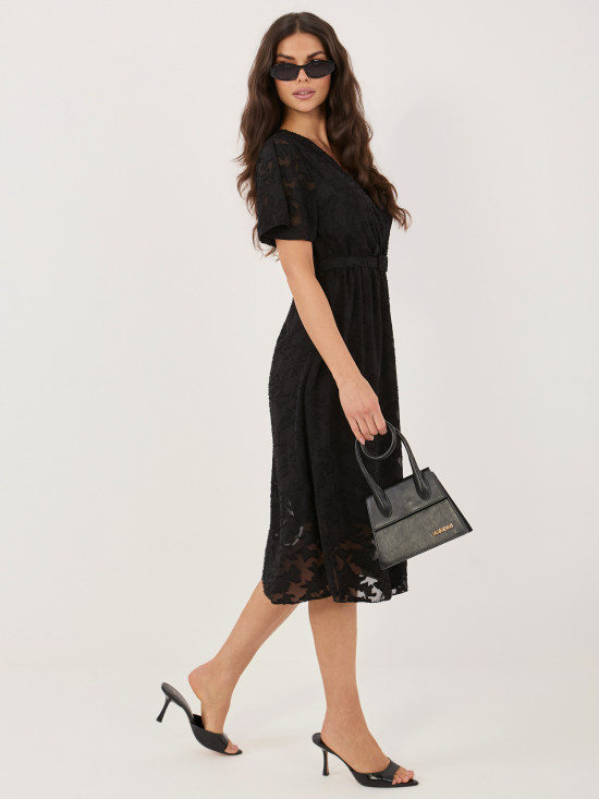 Rochie midi neagră evazată cu curea