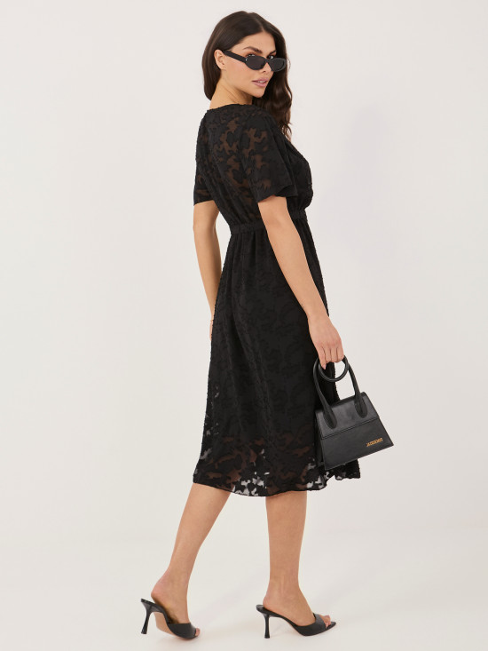 Rochie midi neagră evazată cu curea