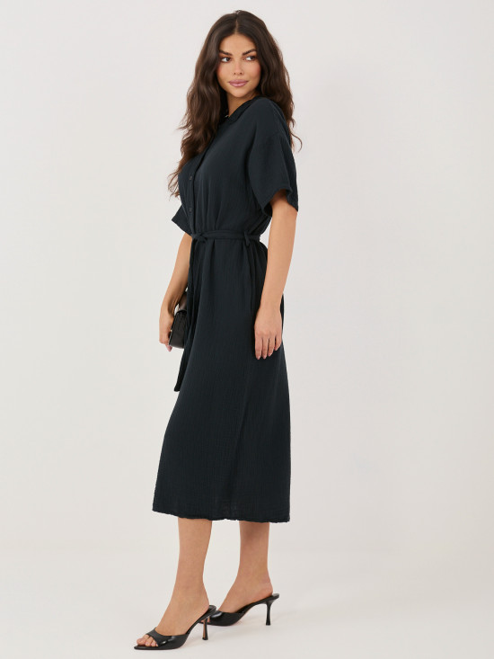 Rochie midi neagră evazată cu curea și buzunare