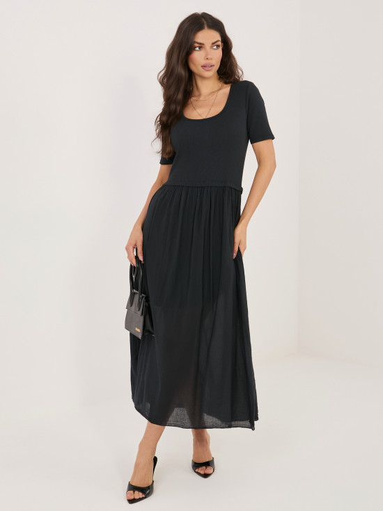 Rochie midi neagră evazată cu căptușeală