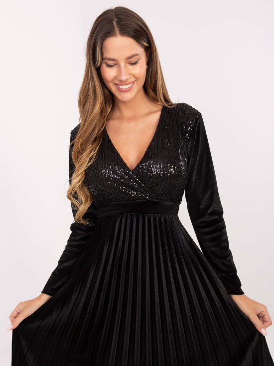 Rochie maxi neagră cu curea și paiete
