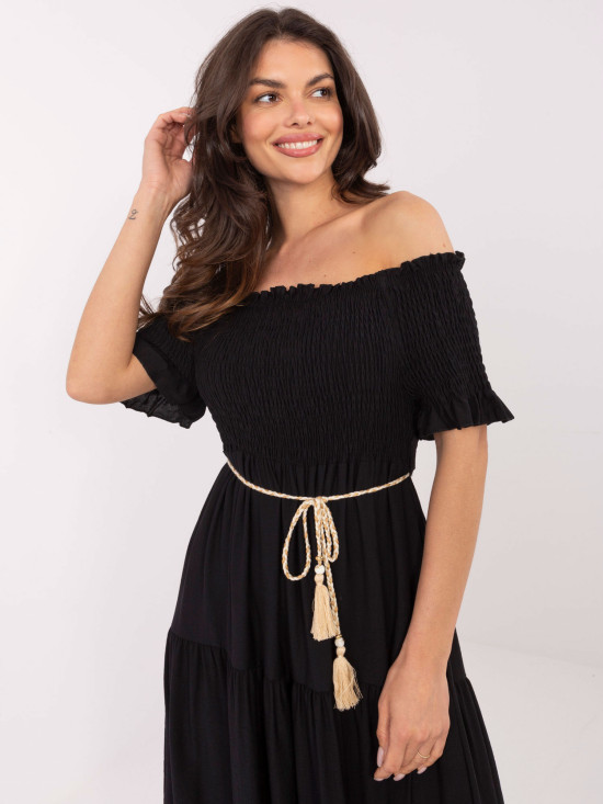 Rochie elegantă neagră evazată