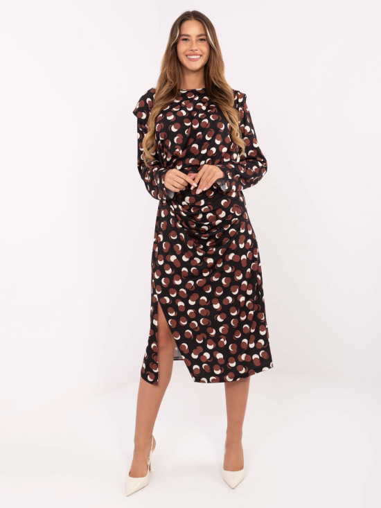 Rochie midi neagră cu model geometric și drapaje