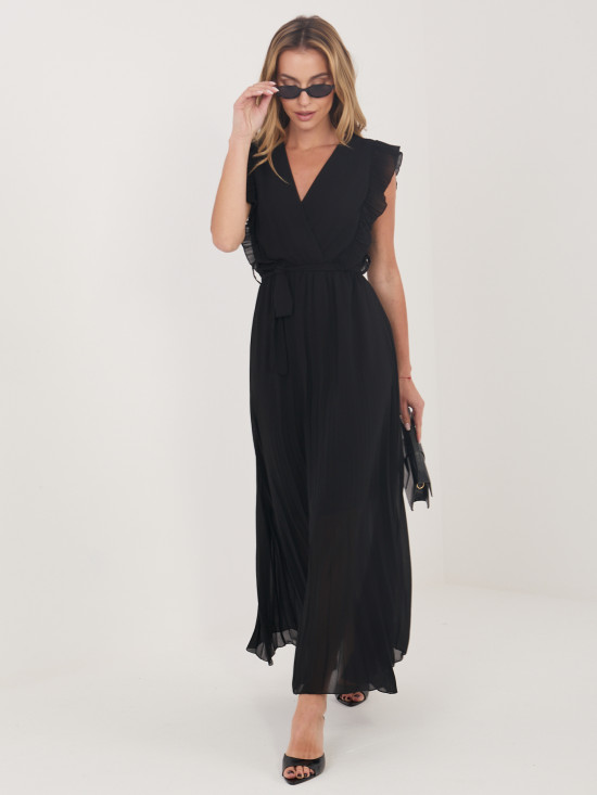 Rochie midi neagră evazată cu curea